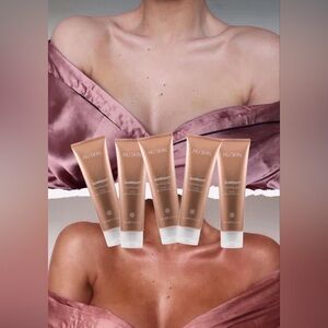 NuSkin SunBright Insta Glow ☀️ 
Works with your natural skin tone! New Full Size